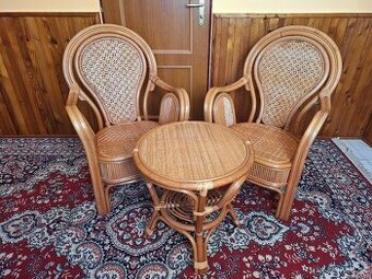 Ratanová křesla a stolek