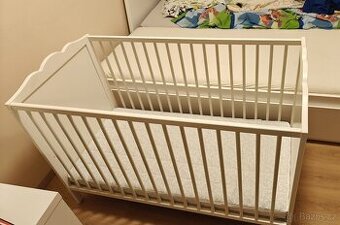 Dětská postýlka s matrací