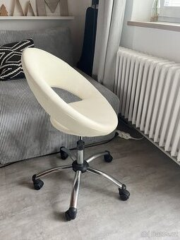 Krémová designová kancelářská / kosmetická otočná židle