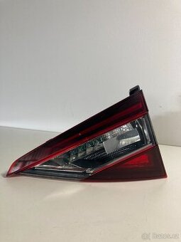 Zadní světlo pravé vnitřní Škoda Superb III Combi 3V9945308G