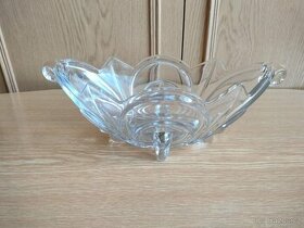 Skleněná mísa na nožičkách