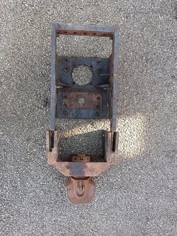 ZÁVĚS KONZOLE ZÁVĚSU NA ZETOR.