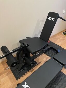 Posilovaci stroj na predkopavani a zakopavani