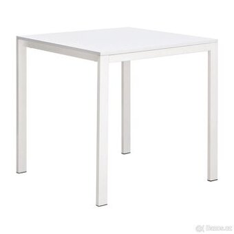 Jídelní stůl a židle