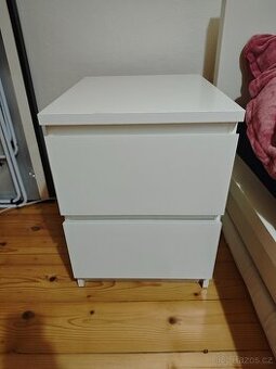 Noční stolek IKEA MALM – bílý, 2 zásuvky