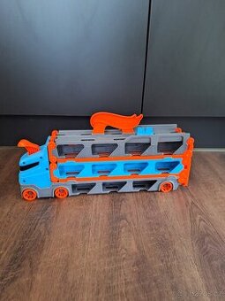 Hot Wheels Speedway Hauler - přepravní kamion