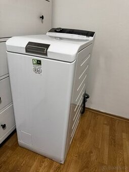 Pračka AEG s vrchním plněním