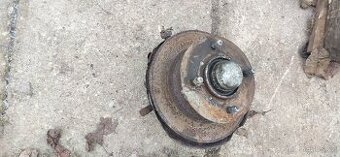 Náboj přední nápravy škoda 120l