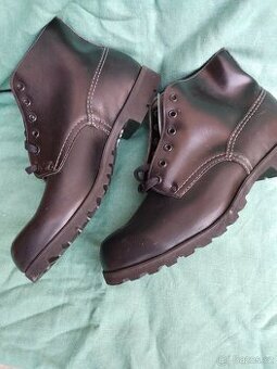 Staré retro pracovní boty velikost 6