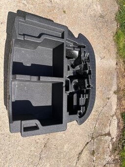 Prodám originální výplň do rezervy Škodu Octavia 3