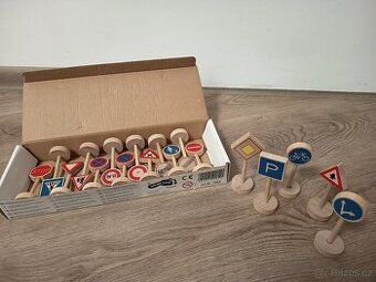 Dopravní značky dřevěné