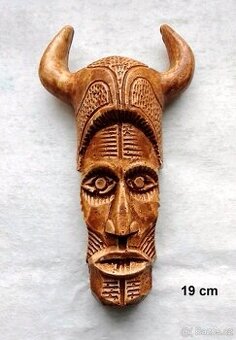 Staré africké kmenové masky