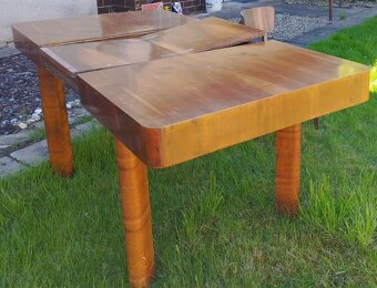 Jídelní stůl Art-deco a sojací lampa