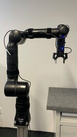 Kolaborativní robot - KR810