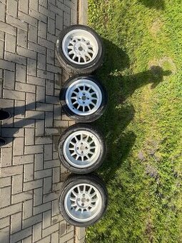 Kola Honda Civic 7g R15