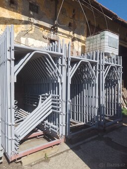 Rámové fasádní lešení 183,6m2. - 1