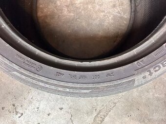 285/40 R21 Y XL Continental