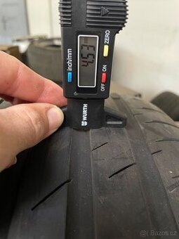 Pneu continental 245/40 R18 - 1