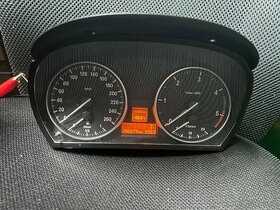 Budíky BMW E90