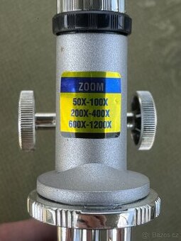 Malý mikroskop 50x-1200x s přisvítem