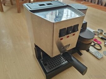 Gaggia New Classic + mlýnek Gaggia MDF black