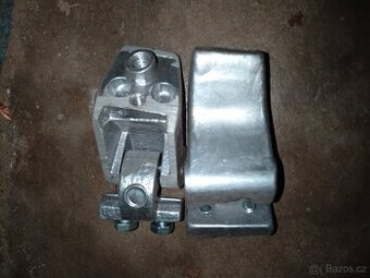 Prodám závěs zadních dveří Trabant - pant