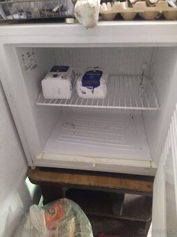 Prodám malou mrazničku Zanussi