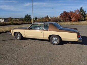 OLDSMOBILE Delta 88 Coupe