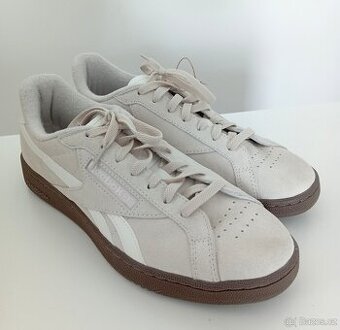 👟 Reebok Club C Grounds UK – NOVÉ semišové tenisky, vel. 42