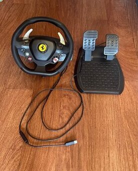 Prodám herní volant Thrustmaster – TOP stav 🎮🚗
