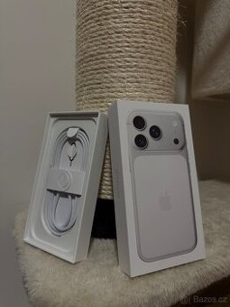 Apple iPhone 17 Pro 256GB stříbrný