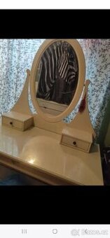 Kosmetický stolek se zrcadlem ikea hemnes