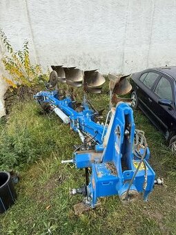 Nesený pluh Överum CX 4975 H