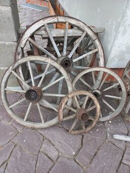 Loukoťova kola, nákolesníky