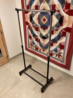 Věšák - pojízdný