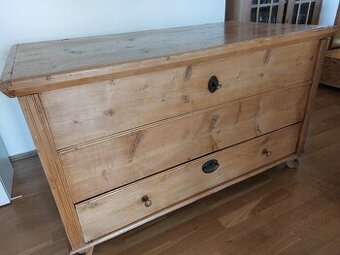 Dubova truhla (truhlokomoda)