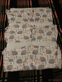 Kapsář na postýlku