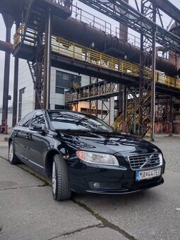 Volvo S80 V8 4.4i AWD (4x4)