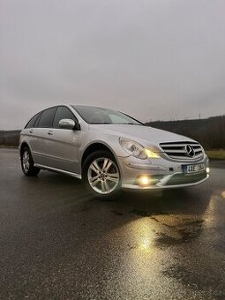 Mercedes Benz R 280CDI 4MATIC, Bohatá výbava