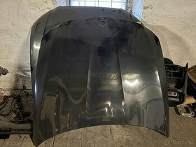 Kapota BMW (E90/E91) 08-12