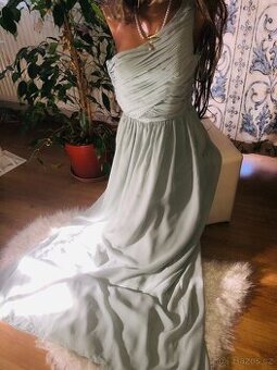 satyH&M # spolecenske# hostnasvatbu# maturitni# plesove