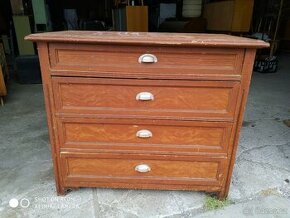STARÁ KOMODA.
