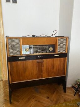 Starožitné rádio s gramofonem Tesla Copélia