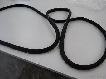 Těsnění dveří Suzuki Samurai. - 1