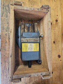 Strojní svěrák nový