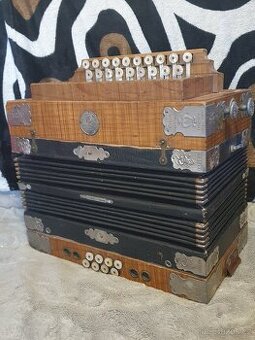 Starožitná heligonka Josef Hlaváček