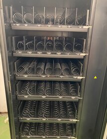Pronájmu potravinový spirálový, karuselový automat