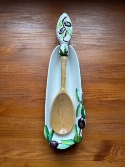 Krásná nová vařečka s podložkou italská keramika