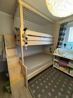 Patrová postel s bočními schody tloušťky 4cm