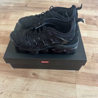 Nike Vapormax Plus černé – velikost 42 EU – málo nošené